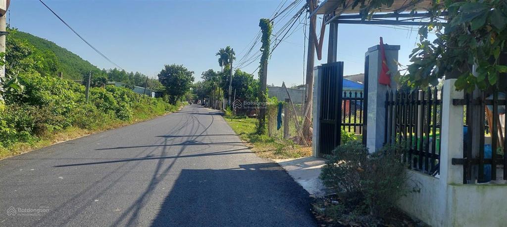 Bán nhà 450m² đất ở toàn bộ, mặt tiền đường nhựa dh5 view suối phía sau