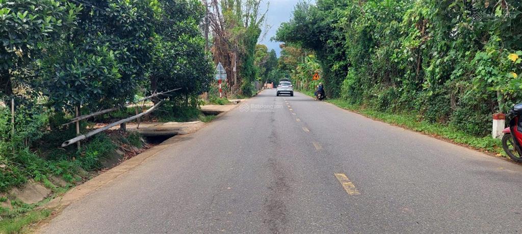 Đất làm công ty kho bãi, mặt tiền quốc lộ 14g, 2500m2 có 200m2 đất ở gần sông