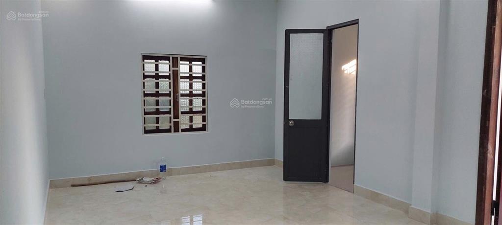 Bán nhà mặt tiền đường nhựa dh5, 172m2 có 150m2 đất ở ngang 7m giá tốt.