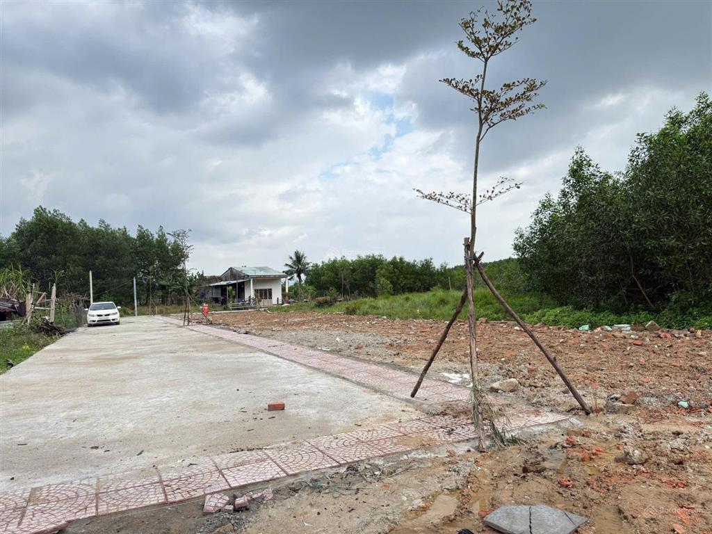 Đất đẹp hòa tiến 120m2 đất ở ngang rộng rãi 10m giá tốt.