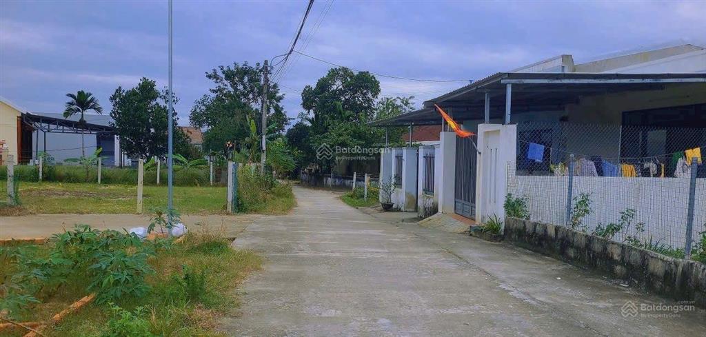 Đất trồng cây hằng năm 237m2, khả năng lên được thổ cư xã hòa phong