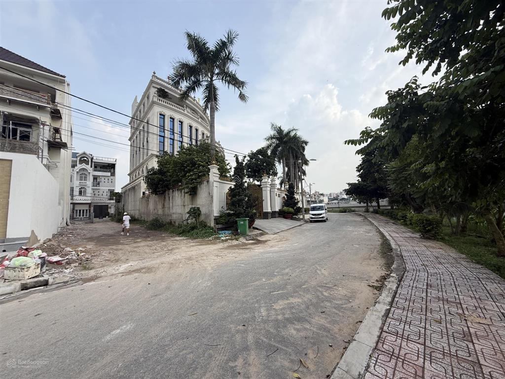 Bán đất mặt tiền bờ sông khu bến xưa 4x28  9.5 tỷ, còn thương lượng.