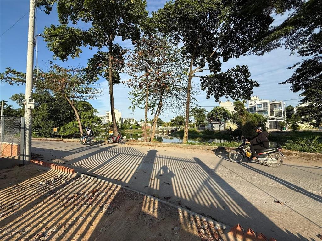 Bán đất mặt tiền sông an phú đông  5x47m, cn 235m2  7,95 tỷ