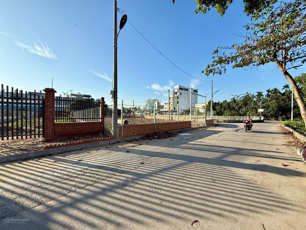 Bán đất mặt tiền sông an phú đông  5x47m, cn 235m2  7,95 tỷ