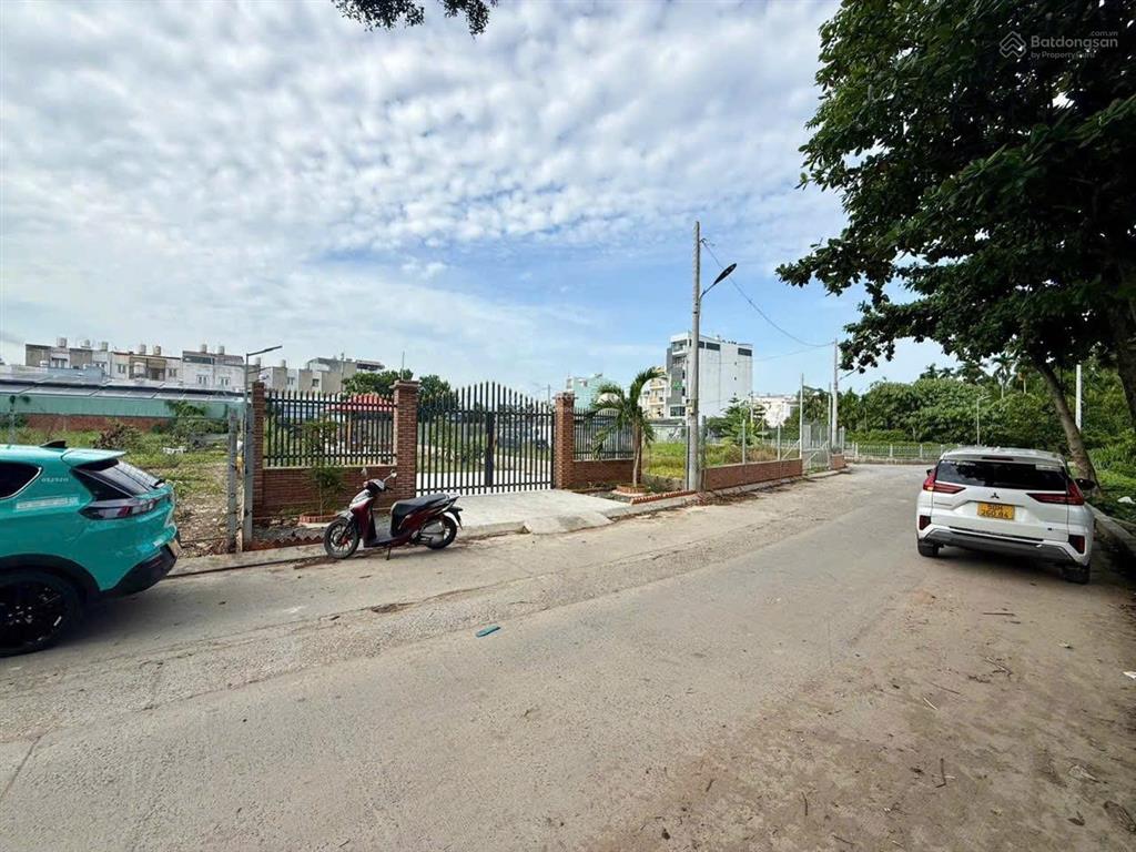 Bán đất mặt tiền sông gần gò vấp có 234,5m2, 8.6tỷ  0938 292 ***
