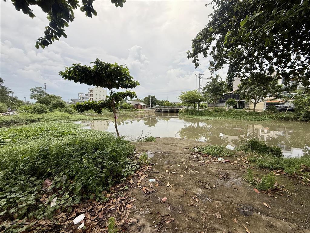 Bán đất mặt tiền sông gần gò vấp có 234,5m2, 8,6 tỷ  0938 292 ***