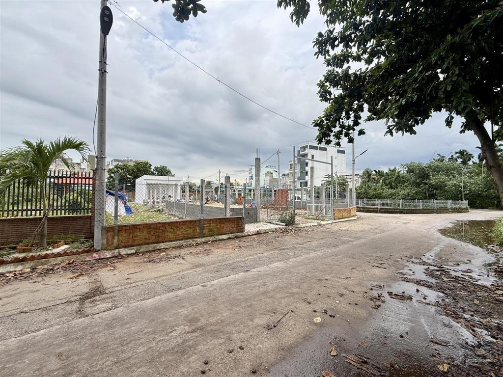 Bán đất mặt tiền sông gần gò vấp có 234,5m2, 8,6 tỷ  0938 292 ***