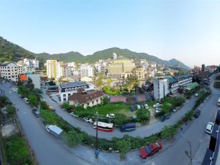 Bán khách sạn 6 tầng view quảng trường và nhà thờ tam đảo, dòng tiền tốt, sđcc 246m2, mặt tiền 10m