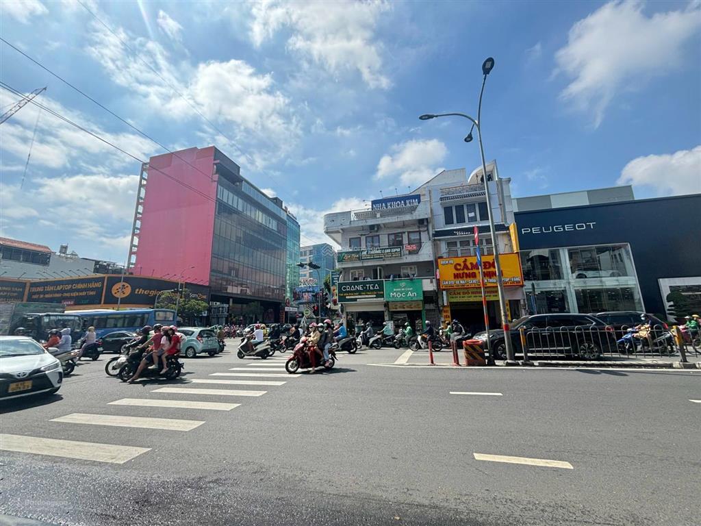 Bán nhà mặt tiền phan đăng lưu ngay gần phan xích long dt 4x19m, 3 tầng giá 27.9 tỷ ( kim)