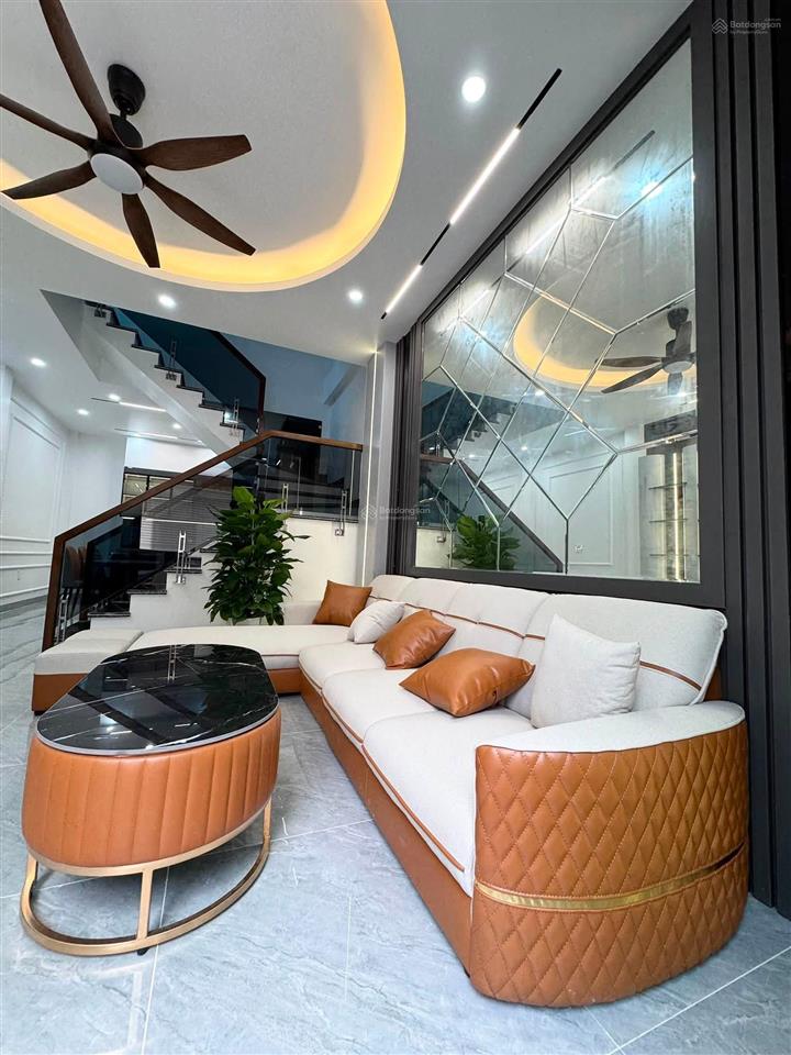 Bán căn nhà 4t full nội thất tổ 7 thị trấn an dương. ngõ trước mặt 4m. đi bộ 30m là chỗ gửi xe ô tô