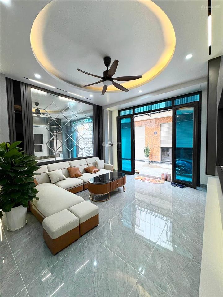 Bán căn nhà 4t full nội thất tổ 7 thị trấn an dương. ngõ trước mặt 4m. đi bộ 30m là chỗ gửi xe ô tô