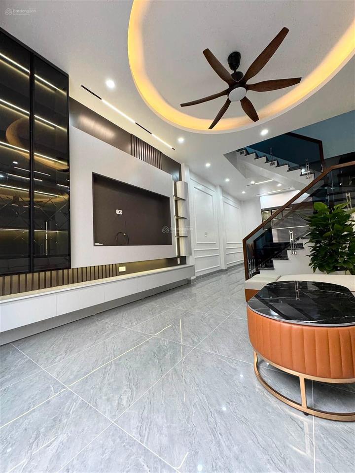 Bán căn nhà 4t full nội thất tổ 7 thị trấn an dương. ngõ trước mặt 4m. đi bộ 30m là chỗ gửi xe ô tô