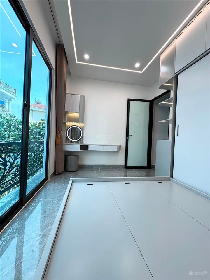 Bán căn nhà 4t full nội thất tổ 7 thị trấn an dương. ngõ trước mặt 4m. đi bộ 30m là chỗ gửi xe ô tô