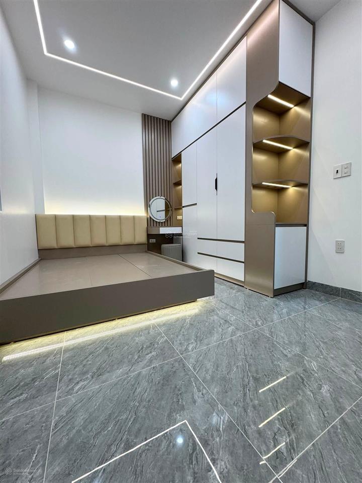 Bán căn nhà 4t full nội thất tổ 7 thị trấn an dương. ngõ trước mặt 4m. đi bộ 30m là chỗ gửi xe ô tô