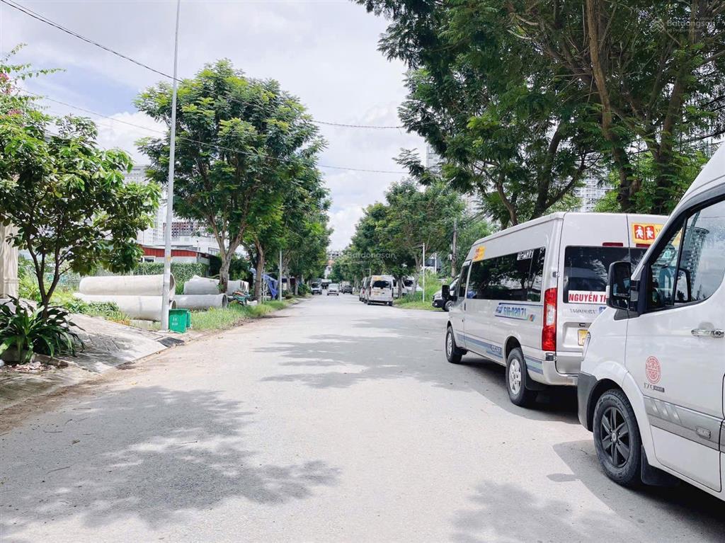 Đất đường 8m trải nhựa hoàng quốc việt q7