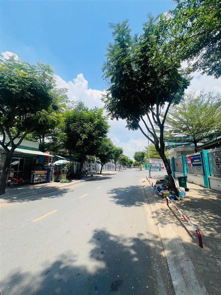 Đất mặt tiền đường phạm thị ba