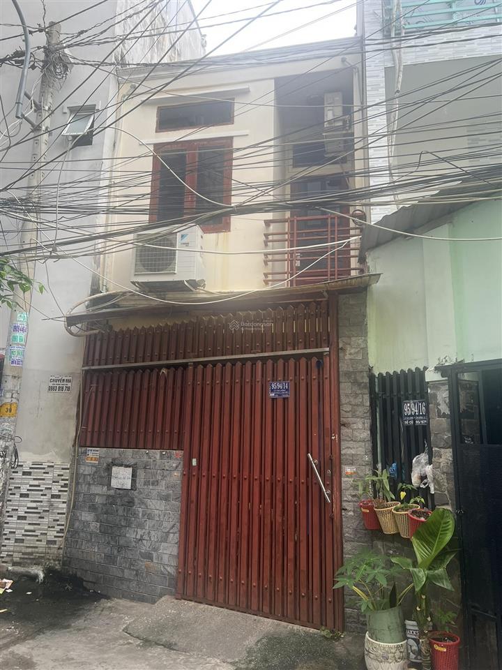 Nhà cho người trung niên hoặc người già, 2 mặt hẻm, 2pn, 2wc, 70m2 tại lê văn lương, giá 5,3 tỷ