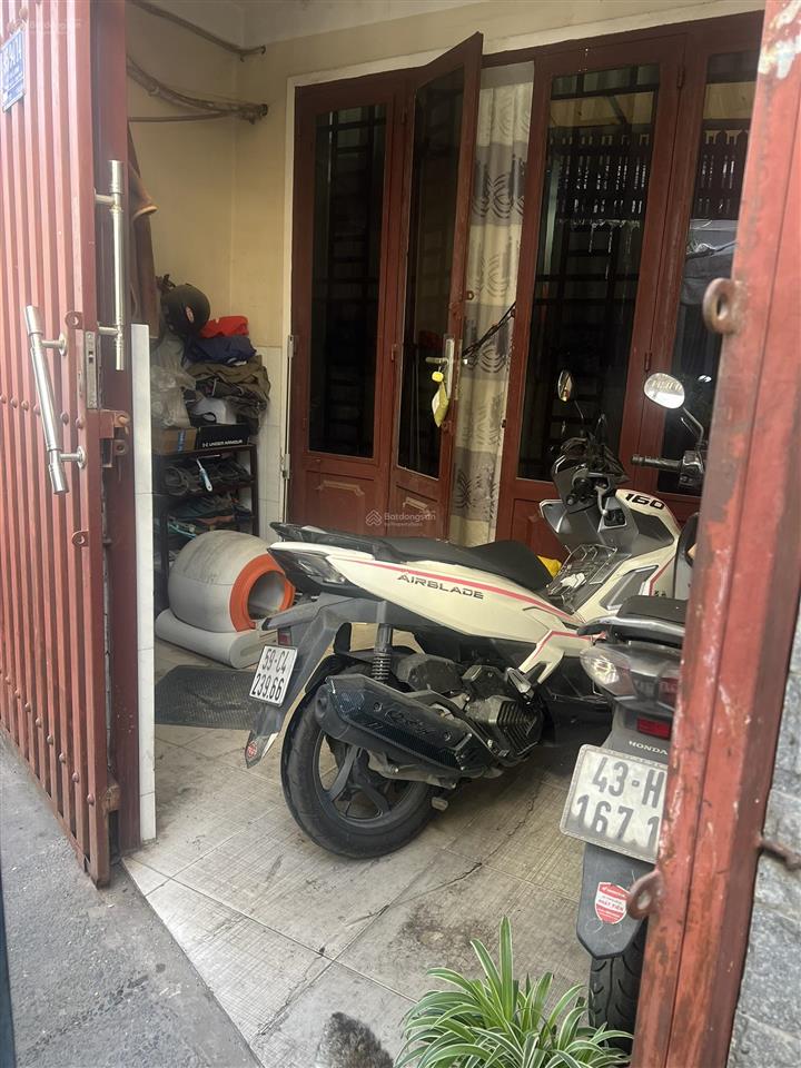 Nhà cho người trung niên hoặc người già, 2 mặt hẻm, 2pn, 2wc, 70m2 tại lê văn lương, giá 5,3 tỷ