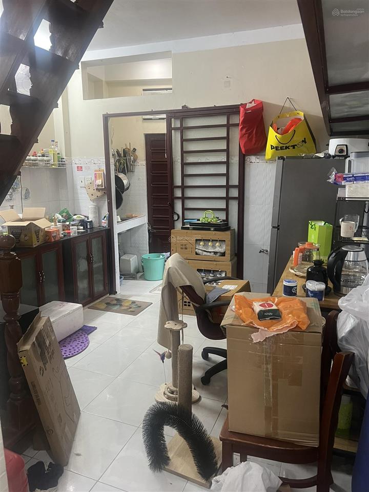 Nhà cho người trung niên hoặc người già, 2 mặt hẻm, 2pn, 2wc, 70m2 tại lê văn lương, giá 5,3 tỷ