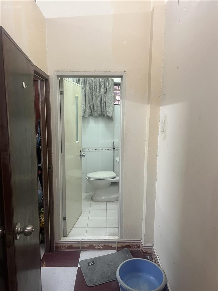 Nhà cho người trung niên hoặc người già, 2 mặt hẻm, 2pn, 2wc, 70m2 tại lê văn lương, giá 5,3 tỷ