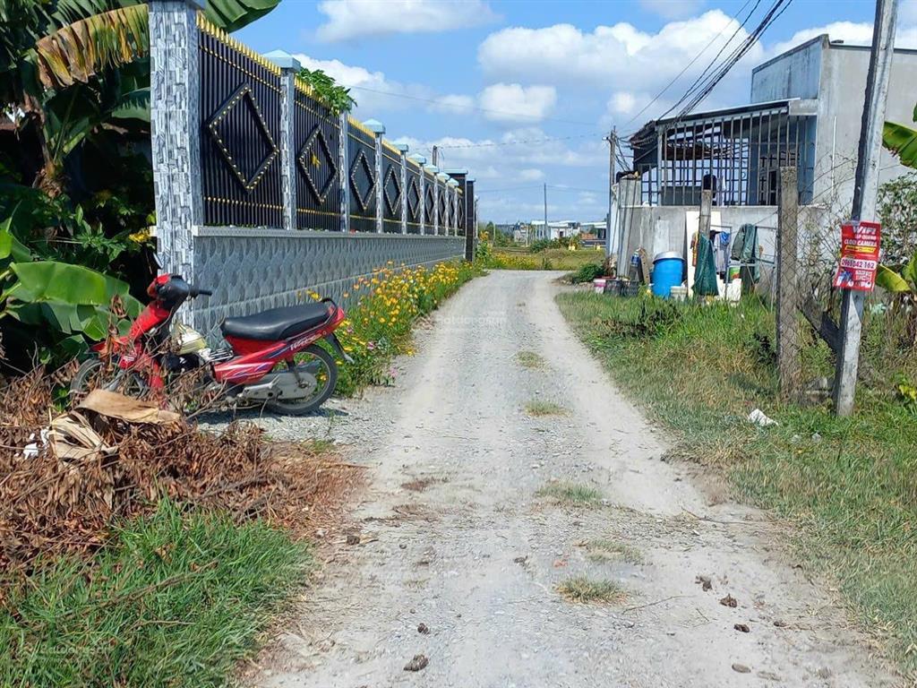 Bán đất 1,95 tỷ, 292m2 tại hòa khánh đông, đức hòa, long an