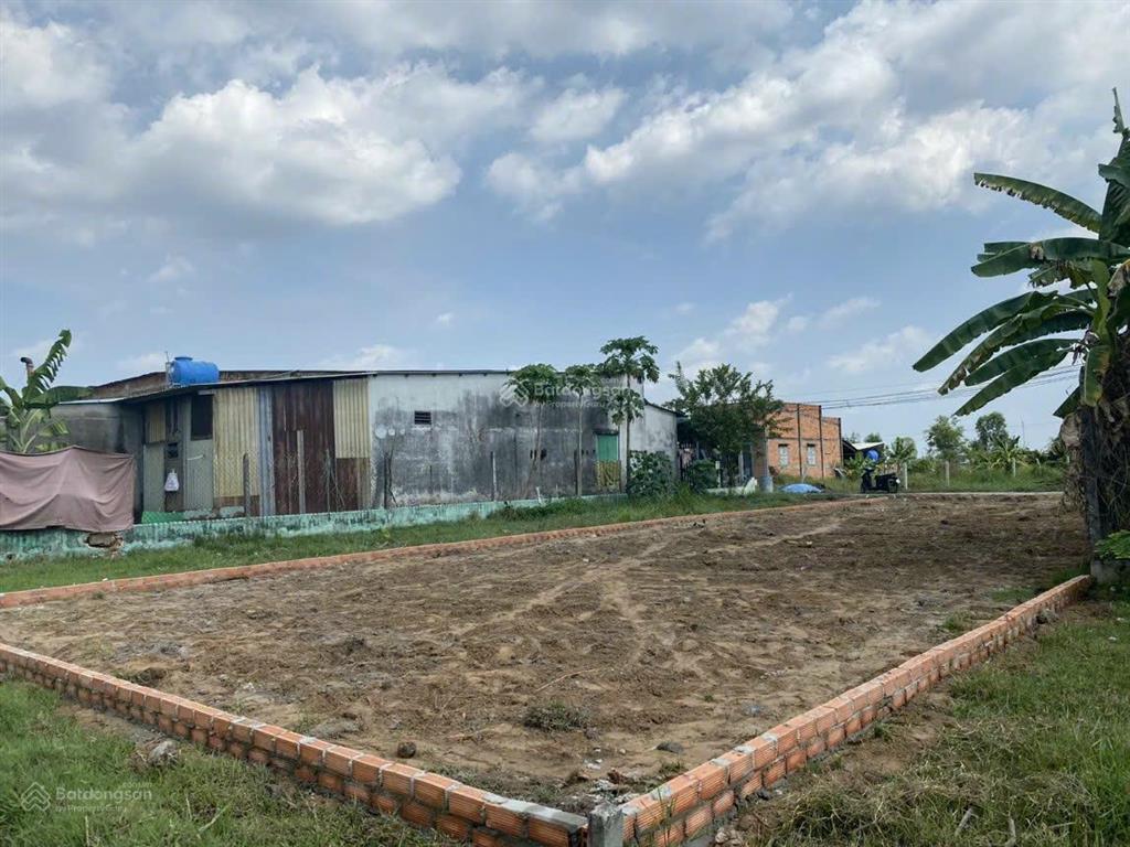 Bán đất 1,95 tỷ, 292m2 tại hòa khánh đông, đức hòa, long an