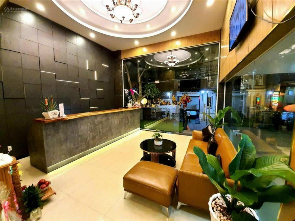 Bán khách sạn mars & venus cửu long p2 tân bình, dt 12x17m, cn 163m2, hầm 7 tầng giá 65tỷ