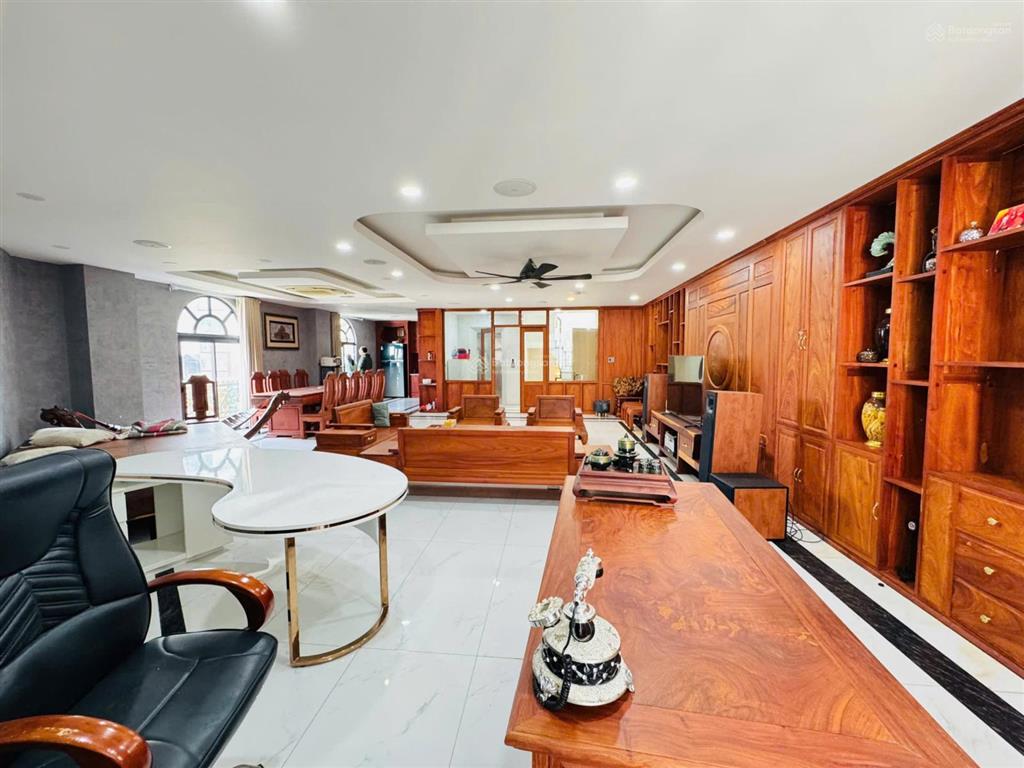 Bán tòa nhà vị trí góc 2 mặt tiền hà đô centrosa3 tháng 2cmt8, dt11x13m, cn 127,5m2giá 73 tỷ