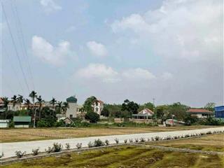 Cần tiền bán gấp đất thôn đồng âm, quốc oai, gía chỉ 10 triệu / m2, 390 m2, view đẹp