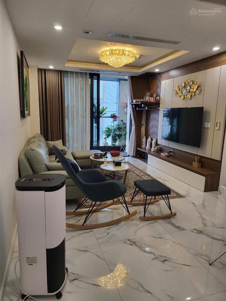 Chính chủ cần bán căn hộ dt 105m2 new skyline văn quán, hà đông 2 ngủ + 1, 2 wc.  0983 023 ***