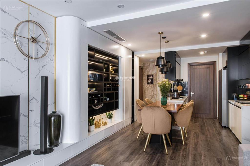 Chính chủ cần bán căn hộ dt 105m2 new skyline văn quán, hà đông 2 ngủ + 1, 2 wc.  0983 023 ***