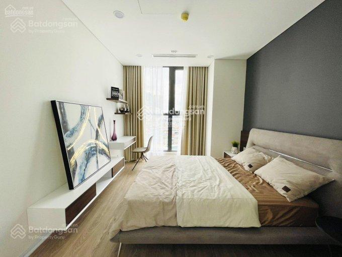 Chính chủ cần bán căn hộ dt 105m2 new skyline văn quán, hà đông 2 ngủ + 1, 2 wc.  0983 023 ***