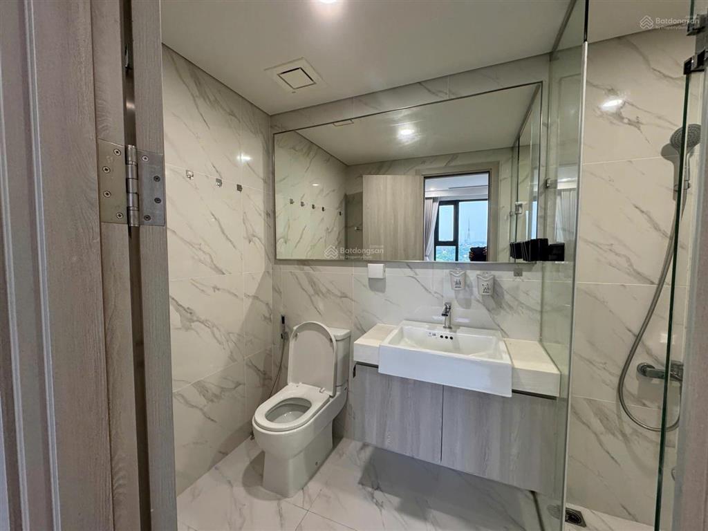Cho thuê căn hộ masteri vinhomes smart city, 2pn 2wc, view hồ, full nội thất