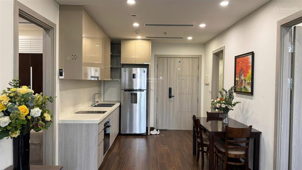 Cho thuê căn hộ masteri vinhomes smart city, 2pn 2wc, view hồ, full nội thất