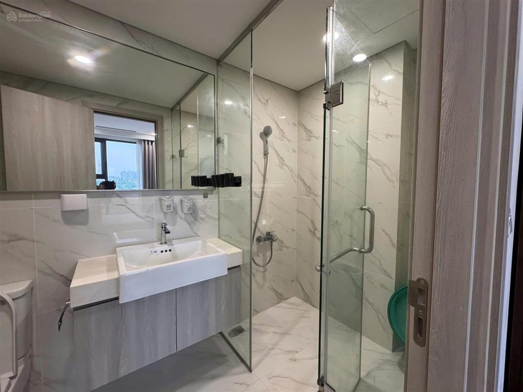 Cho thuê căn hộ masteri vinhomes smart city, 2pn 2wc, view hồ, full nội thất