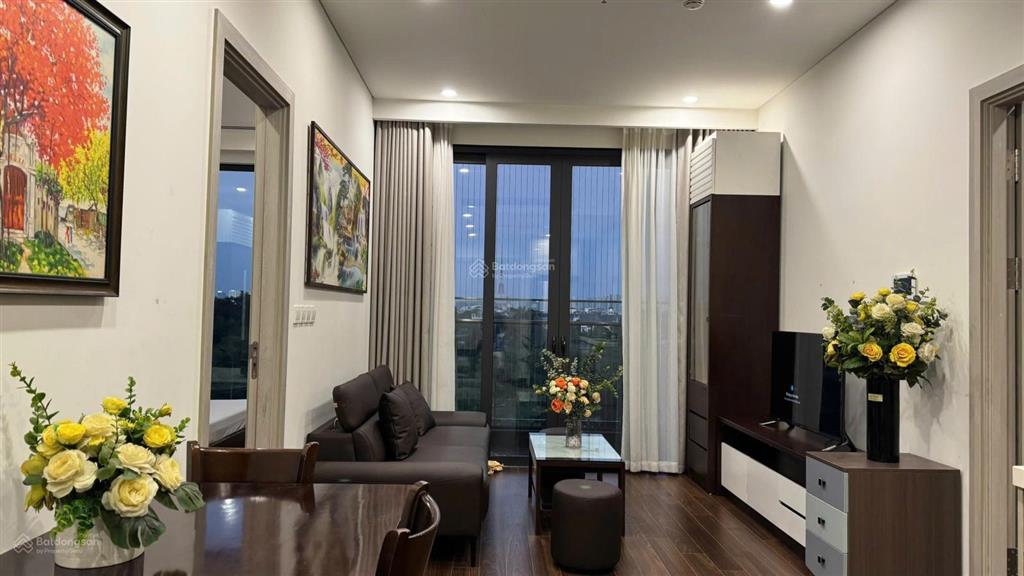 Cho thuê căn hộ masteri vinhomes smart city, 2pn 2wc, view hồ, full nội thất