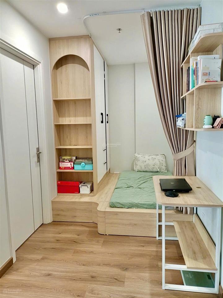 Bán căn 1n+ full nội thất toà i2, tầng trung view nội khu, giá tốt chỉ 3,3 tỷ, sổ đỏ sẵn có