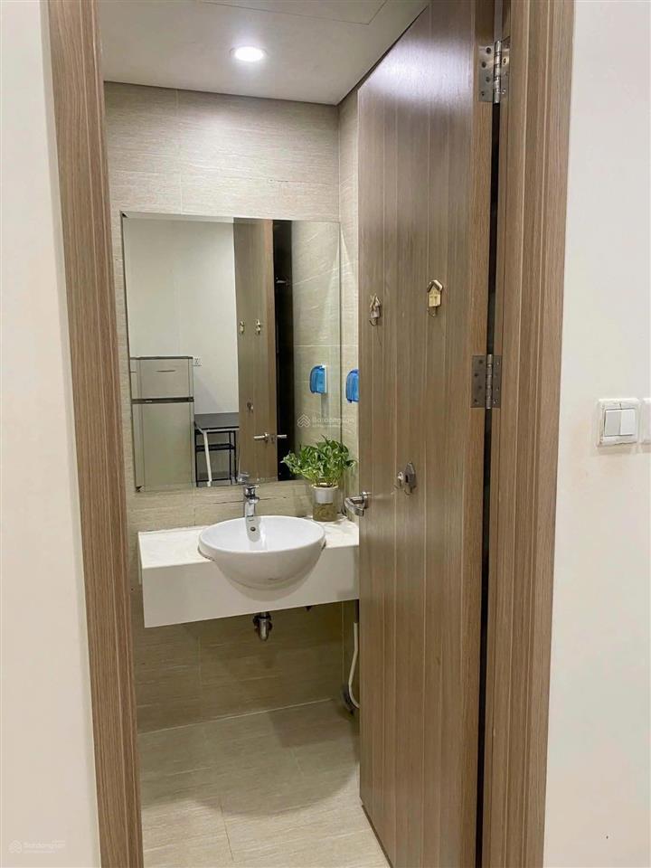 Chủ ngộp bank bán gấp căn studio tầng trung toà s301 giá tốt chỉ 1,7 tỷ, sổ đỏ sẵn có, view thoáng