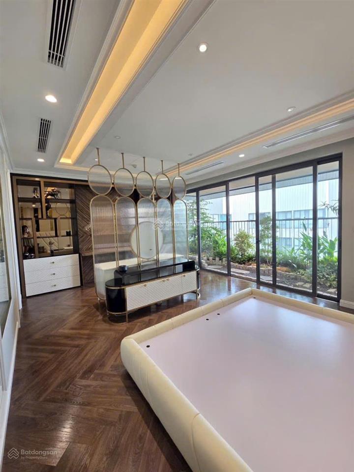 Penthouse siêu vip 195m2 view biệt thự, liền kề, sẵn slot ô tô, nội thất nhập khẩu, sổ sẵn