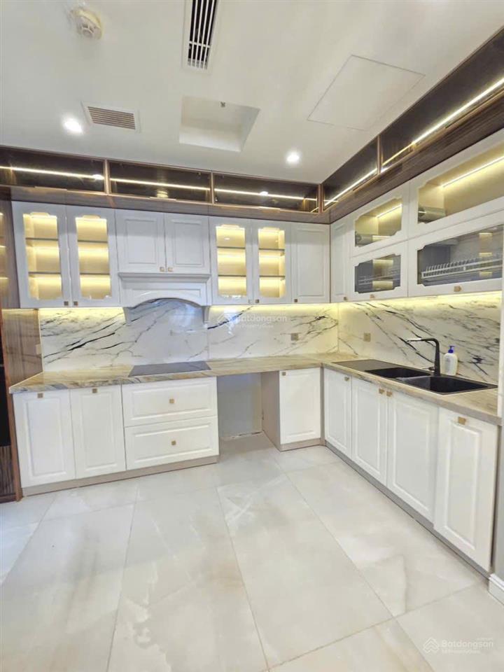 Penthouse siêu vip 195m2 view biệt thự, liền kề, sẵn slot ô tô, nội thất nhập khẩu, sổ sẵn