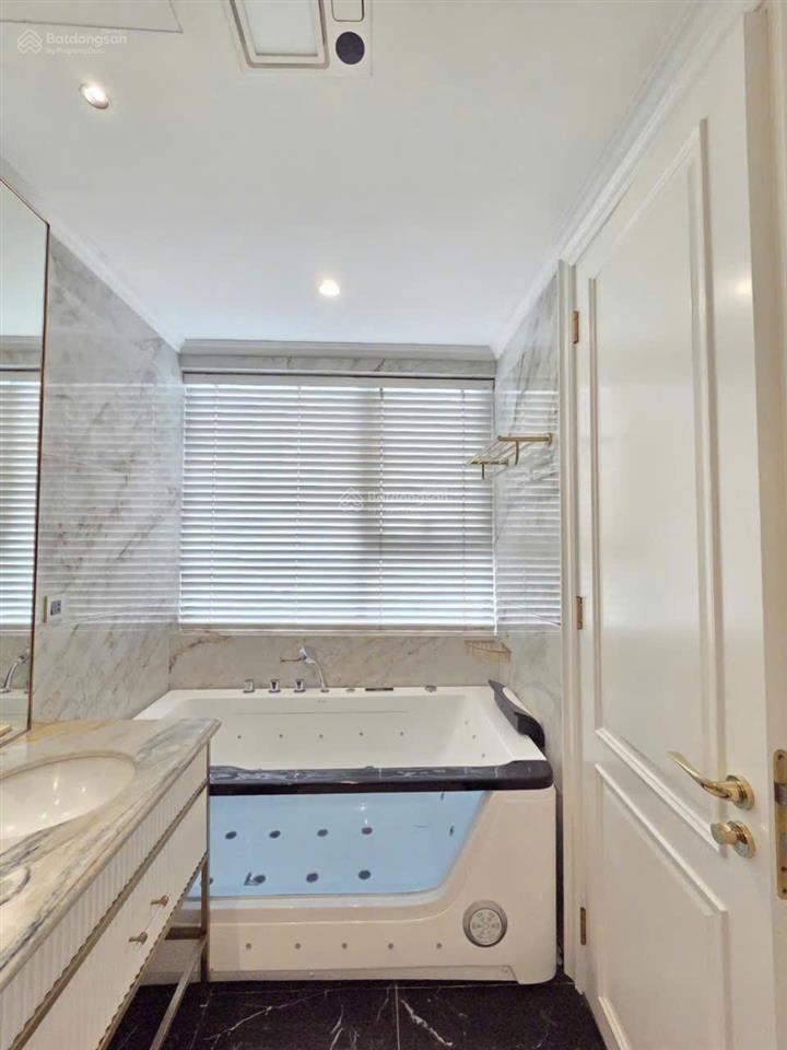 Penthouse siêu vip 195m2 view biệt thự, liền kề, sẵn slot ô tô, nội thất nhập khẩu, sổ sẵn