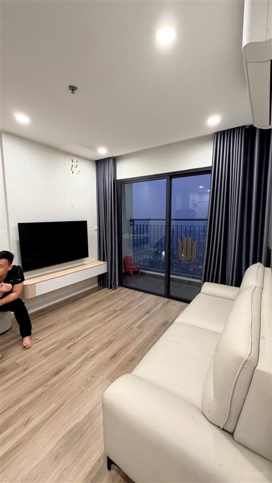 Giá cực tốt! căn 1n+ toà i5 full nội thất đẹp, view thoáng mát, cạnh nhà nổi, sổ đỏ sẵn, giá 2,8 tỷ
