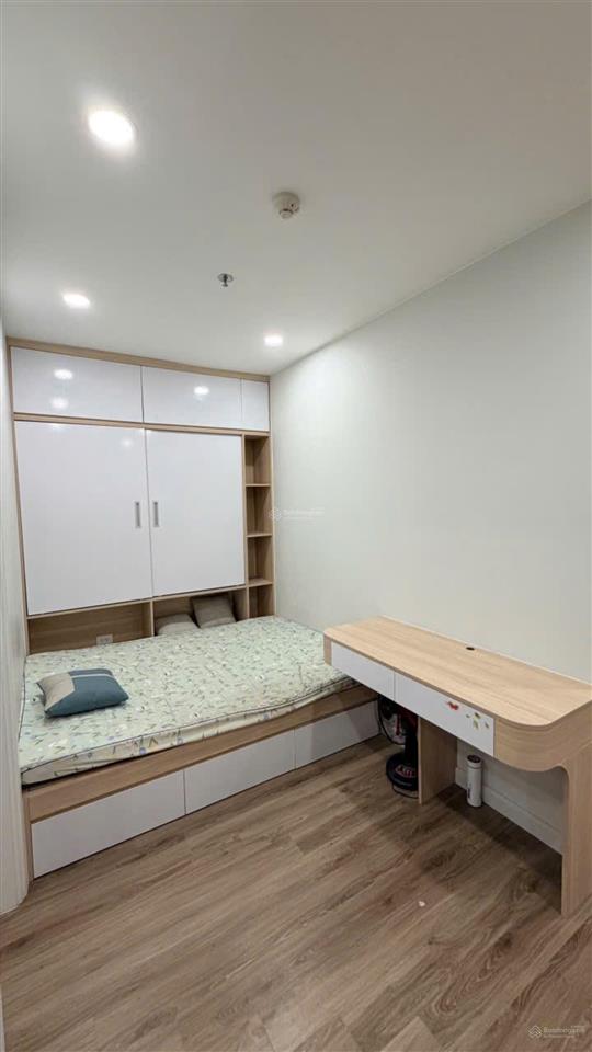 Giá cực tốt! căn 1n+ toà i5 full nội thất đẹp, view thoáng mát, cạnh nhà nổi, sổ đỏ sẵn, giá 2,8 tỷ