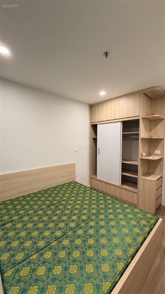 Giá cực tốt! căn 1n+ toà i5 full nội thất đẹp, view thoáng mát, cạnh nhà nổi, sổ đỏ sẵn, giá 2,8 tỷ