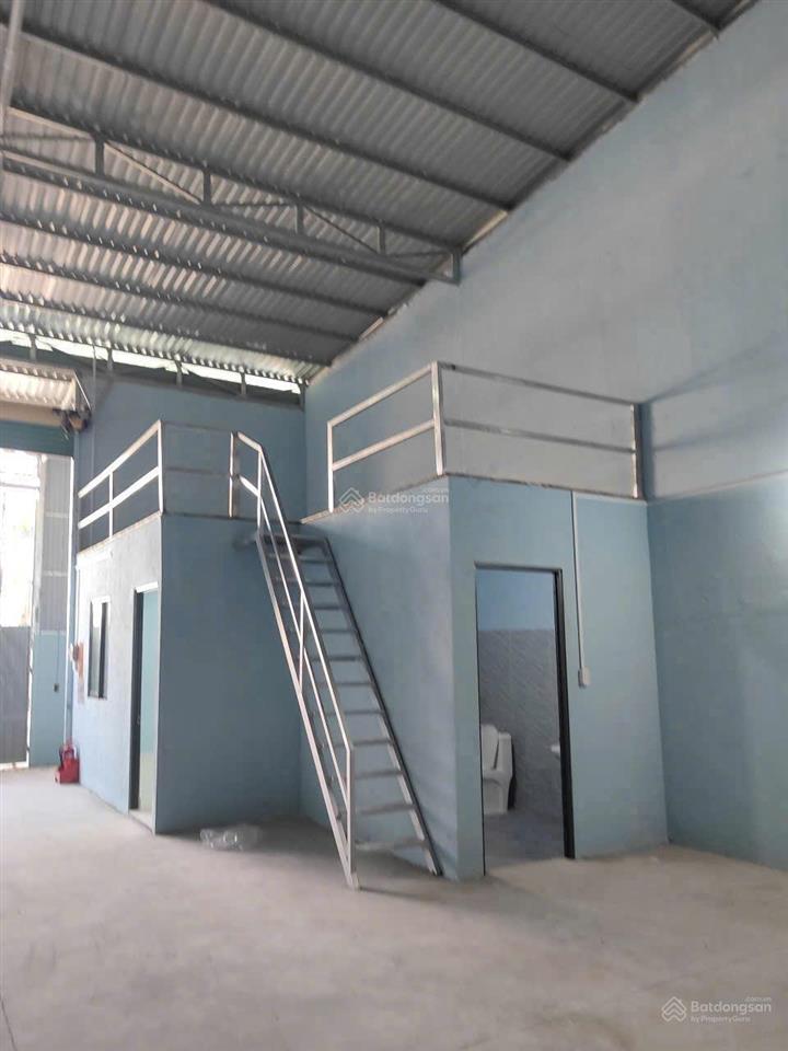 Cho thuê kho thành phố mới bình dương. diện tích 300m2, có văn phòng