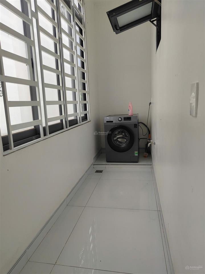 Cho thuê nhà phú tân,tp mới bình dương 
diện tích 5*30,4 phòng ngủ