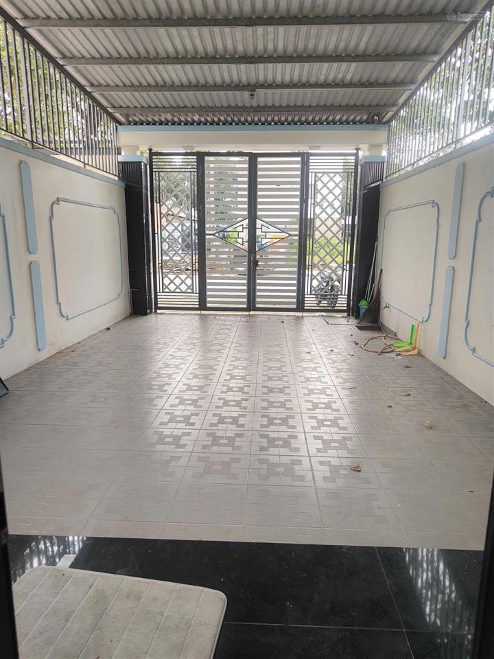 Cho thuê nhà phú tân,tp mới bình dương 
diện tích 5*30,4 phòng ngủ