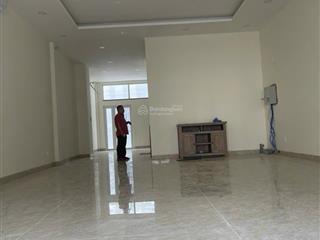 Cho thuê nhà tm dv phú mỹ 
diện tích 6*18,3 phòng ngủ,3wc