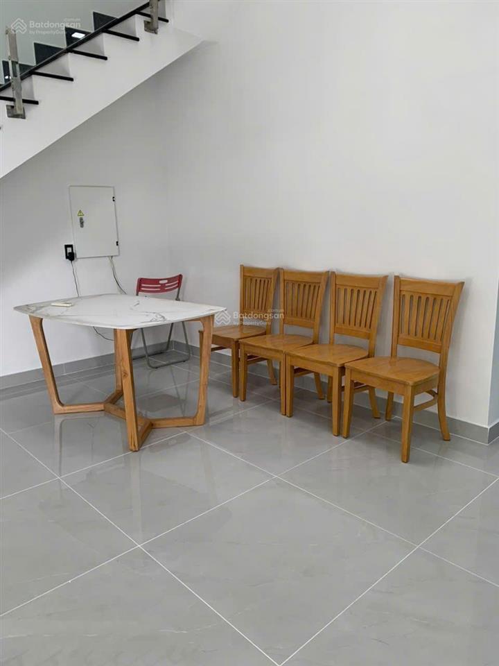 Cho thuê nhà tm dv phú mỹ 
dt 7*17,3 phòng ngủ,3wc