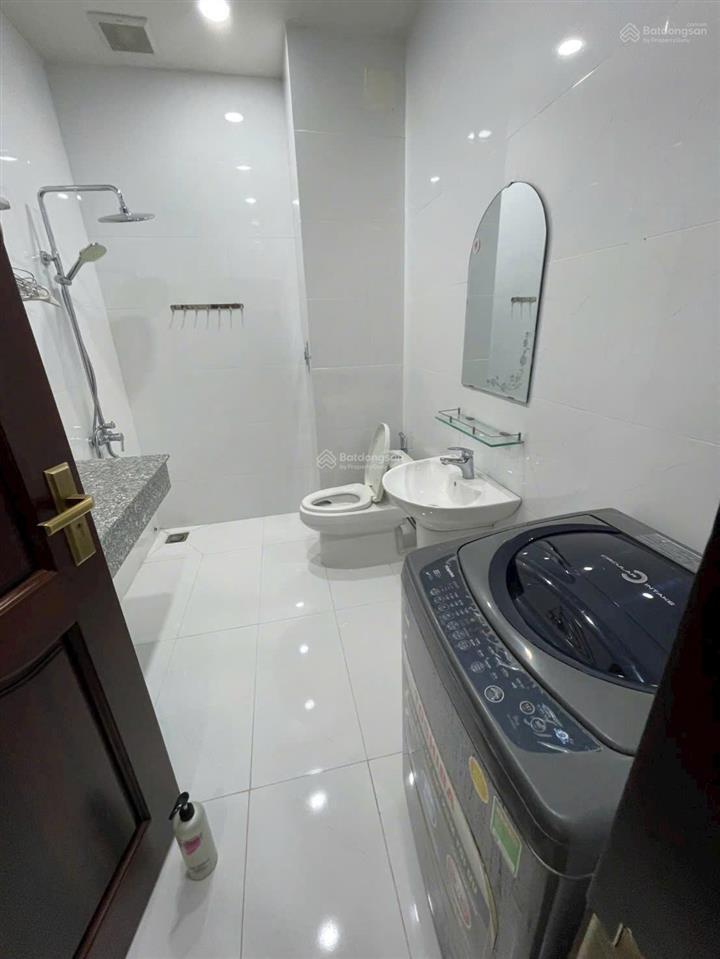 Cho thuê căn góc ngay trung tâm tp mới  5pn, 6wc
